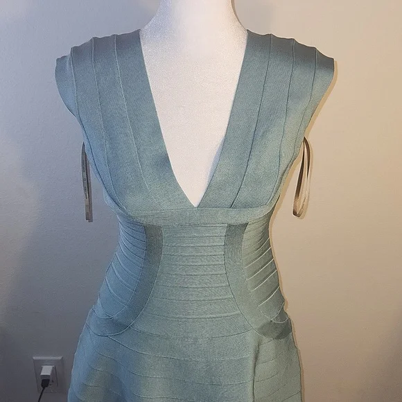 HERVE LEGER "Noma" A-line dress in cascade blue. NWT size medium - Picture 2 of 11
